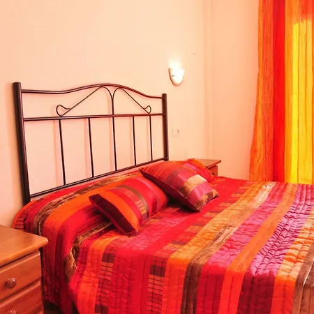 Casa Vista Al Jardin 12 Personas En * Cambrils